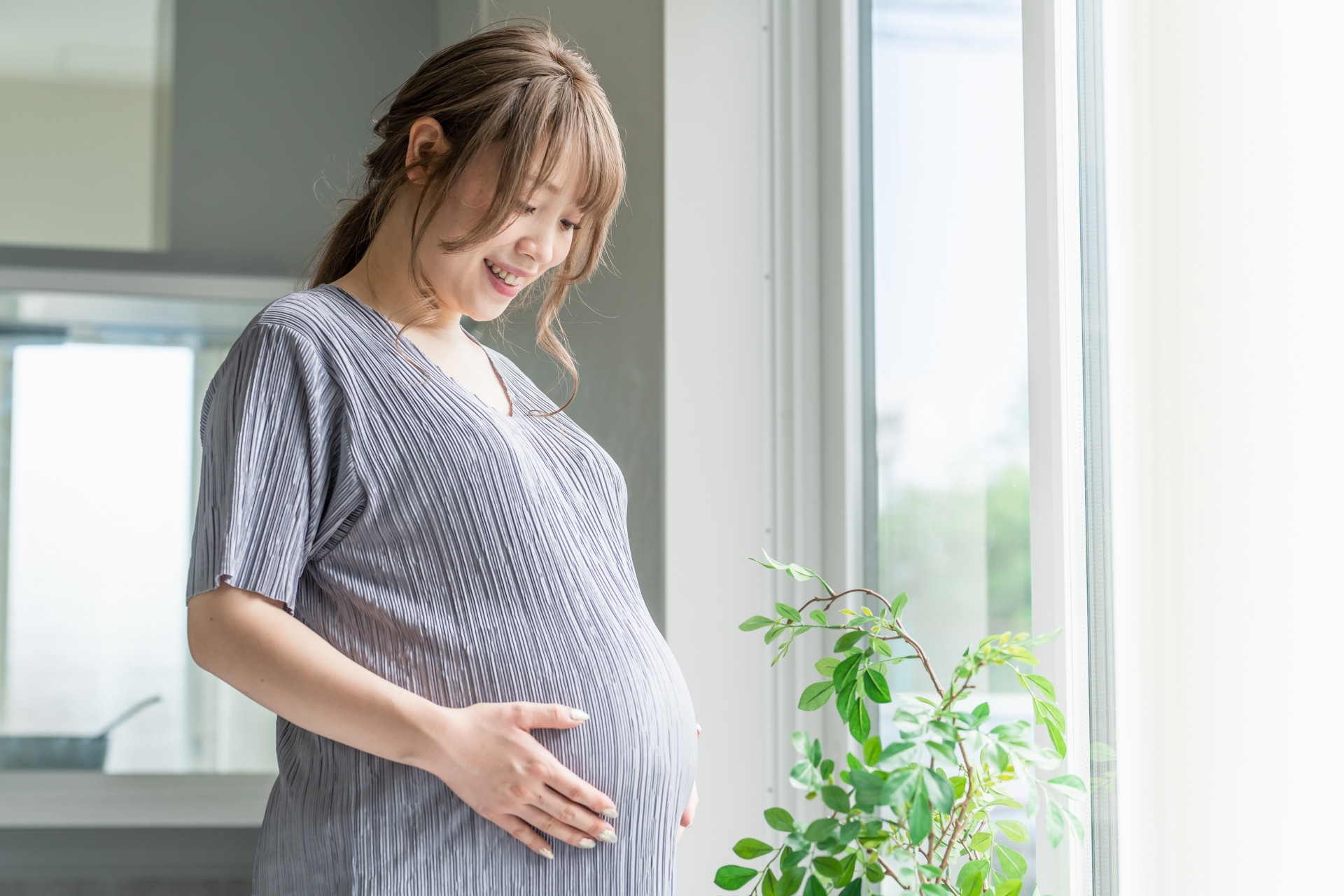 妊婦・妊娠中のプレママ・出産準備（胎動）（参考イメージ）