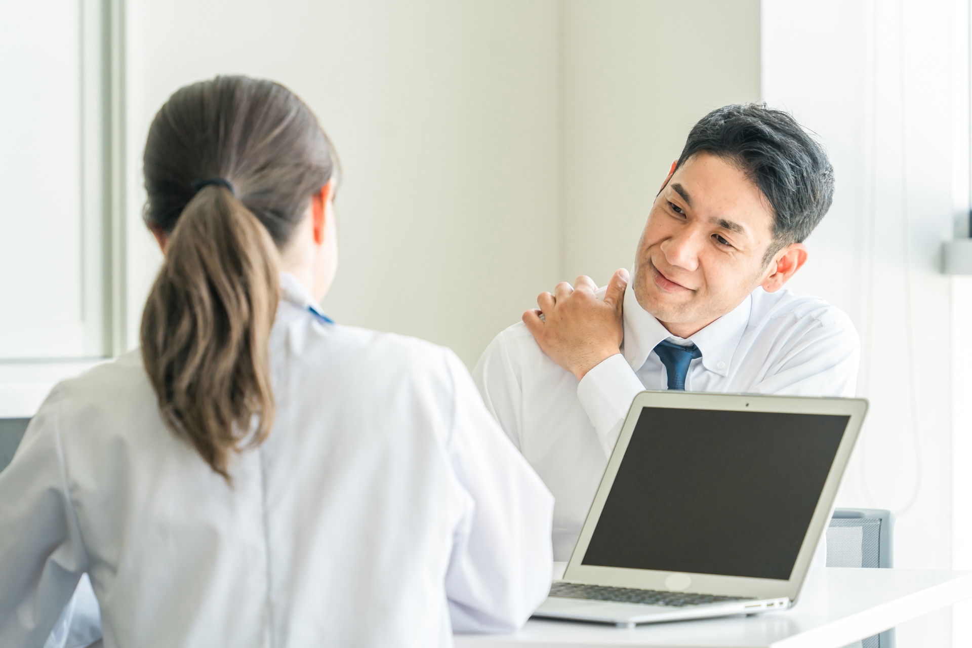 肩の痛みの症状
